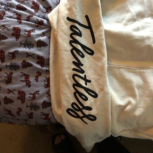 Talentless pullover hoodie - Picture 2 of 3